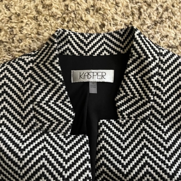 Coat - Picture 3 of 4